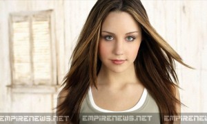 Former Child Star Amanda Bynes Rushed To Hospital With Migraines - What Doctors Discover Is Unbelievable!
