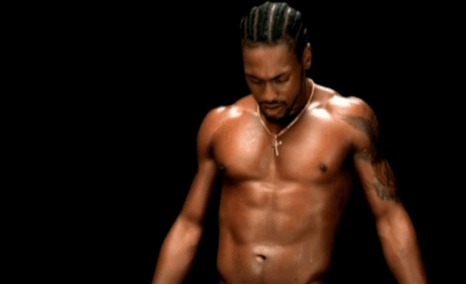 D'Angelo Fans Upset Performer is Not Shirtless During Live Shows, Threaten Lawsuit