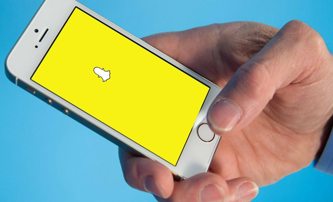 Snapchat Adds New Feature For Adults Users To Send Nudes, Will Block Underage Sexting